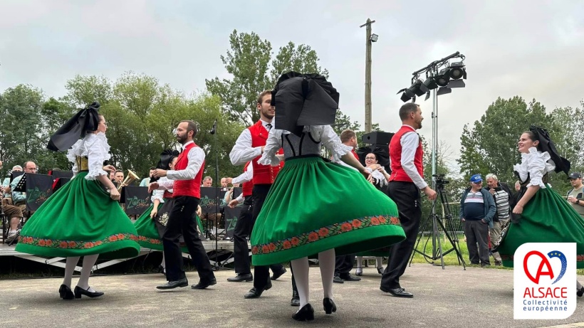 spectacle de danses folkloriques alsaciennes